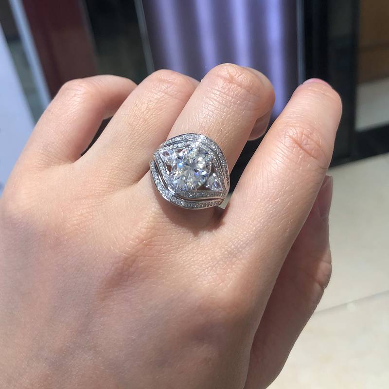 满钻Affordable Luxury蛋形Women's RingS925银镀白金定制选款主石Moissanite3.0ct/副石高碳钻